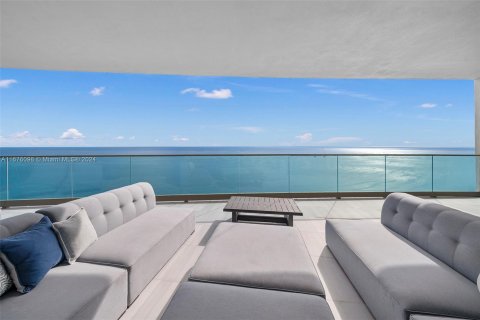 Condo in Sunny Isles Beach, Florida, 6 bedrooms  № 1408860 - photo 9