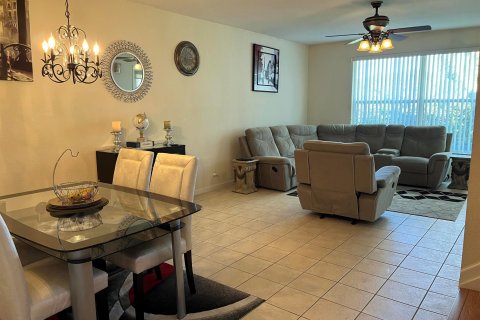 Townhouse in Riviera Beach, Florida 3 bedrooms, 173.91 sq.m. № 1096413 - photo 28