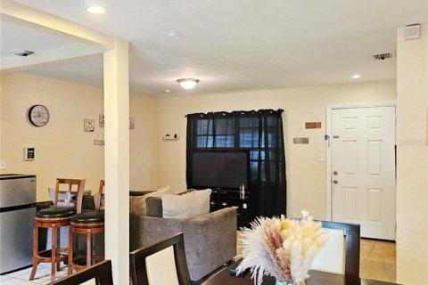 Casa en venta en Orlando, Florida, 3 dormitorios, 92.16 m2 № 1395619 - foto 3