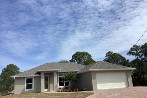 House in Port Charlotte, Florida 3 bedrooms, 135.27 sq.m. № 446934 - photo 15
