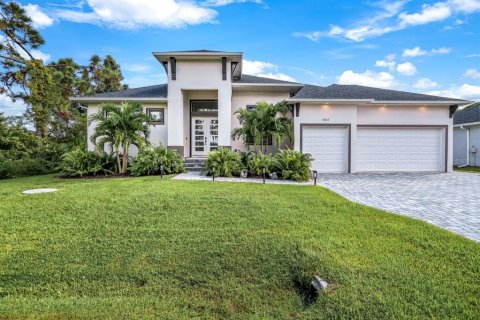 Casa en venta en Port Charlotte, Florida, 3 dormitorios, 210.89 m2 № 1379246 - foto 1