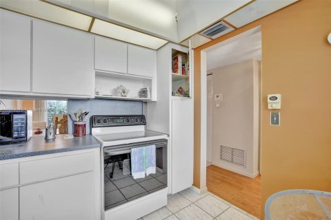 Condominio en venta en Dania Beach, Florida, 1 dormitorio, 73.39 m2 № 1177955 - foto 3