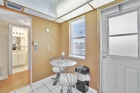 Condominio en venta en Dania Beach, Florida, 1 dormitorio, 73.39 m2 № 1177955 - foto 2