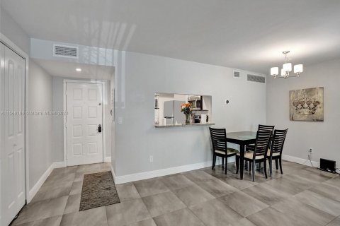 Condo in Plantation, Florida, 3 bedrooms  № 1177997 - photo 19