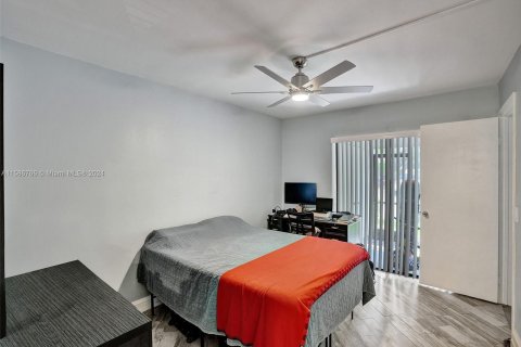 Condo in Plantation, Florida, 3 bedrooms  № 1177997 - photo 10