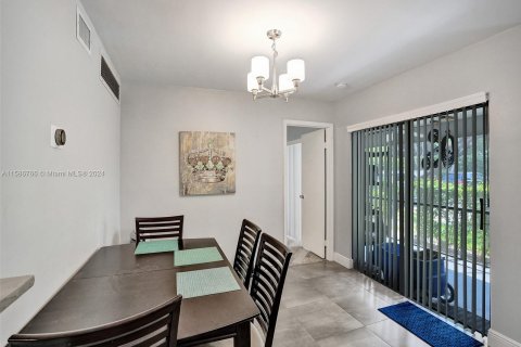 Condominio en venta en Plantation, Florida, 3 dormitorios, 103.21 m2 № 1177997 - foto 6