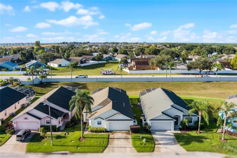 House in Davenport, Florida 4 bedrooms, 165.27 sq.m. № 1354767 - photo 21