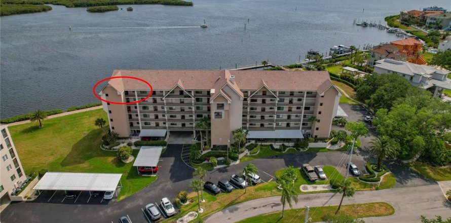 Condo in Port Richey, Florida, 2 bedrooms  № 1195825