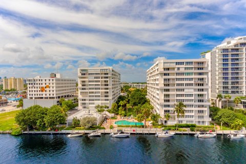 Condo in Fort Lauderdale, Florida, 1 bedroom  № 998505 - photo 24