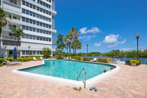 Condominio en venta en Fort Lauderdale, Florida, 1 dormitorio, 83.24 m2 № 998505 - foto 1