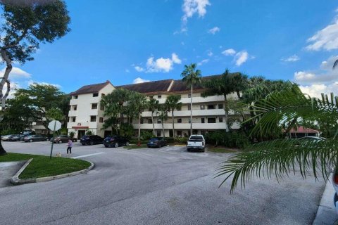 Condo in Wellington, Florida, 3 bedrooms  № 998506 - photo 2