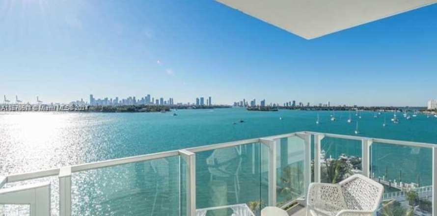 Condo in Miami Beach, Florida, 2 bedrooms  № 1120876