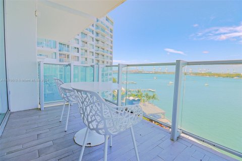 Condo in Miami Beach, Florida, 2 bedrooms  № 1120876 - photo 17