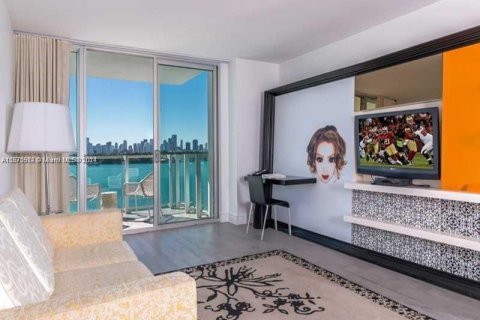 Condo in Miami Beach, Florida, 2 bedrooms  № 1120876 - photo 4