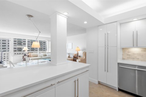 Condo in Fort Lauderdale, Florida, 1 bedroom  № 948005 - photo 12