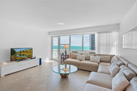 Condo in Fort Lauderdale, Florida, 1 bedroom  № 948005 - photo 21