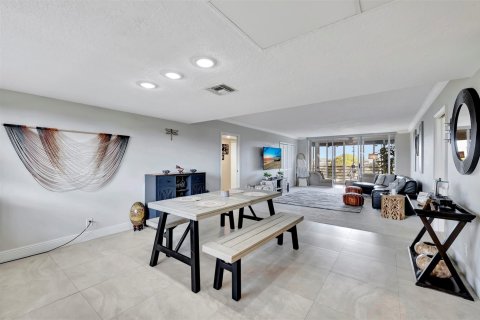 Copropriété à vendre à Pompano Beach, Floride: 3 chambres, 147.71 m2 № 959468 - photo 25