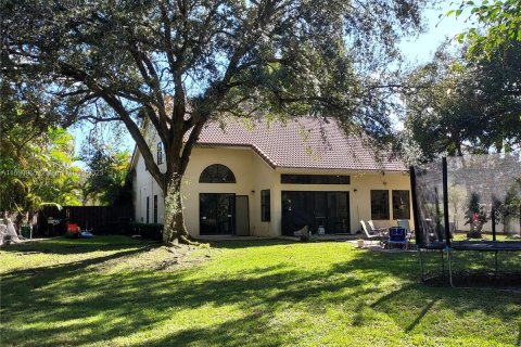 House in Parkland, Florida 4 bedrooms, 208.01 sq.m. № 889847 - photo 12