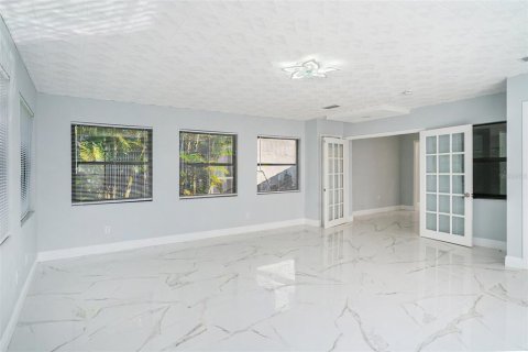 Casa en venta en Palm Harbor, Florida, 4 dormitorios, 196.4 m2 № 1382131 - foto 29