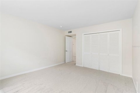 Condo in Tampa, Florida, 2 bedrooms  № 1359808 - photo 11