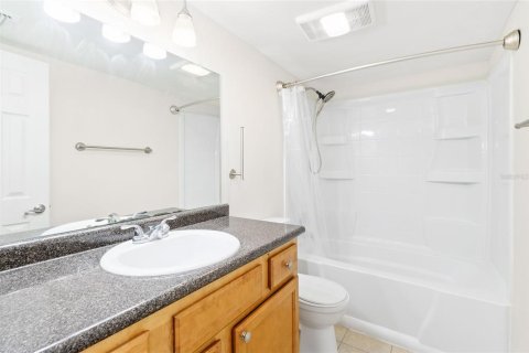 Condo in Tampa, Florida, 2 bedrooms  № 1359808 - photo 13