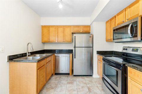 Condo in Tampa, Florida, 2 bedrooms  № 1359808 - photo 8