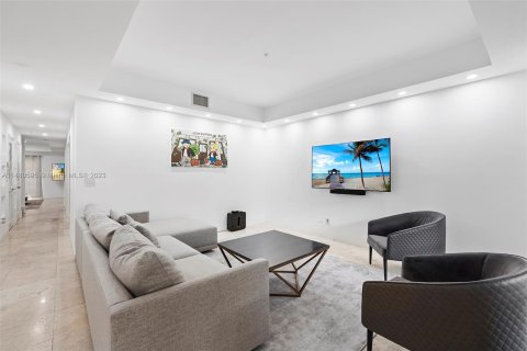 Condo in Miami Beach, Florida, 3 bedrooms  № 818558 - photo 13