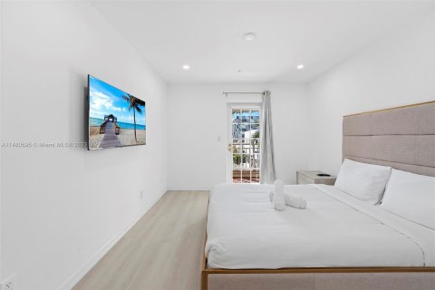 Condo in Miami Beach, Florida, 3 bedrooms  № 818558 - photo 18