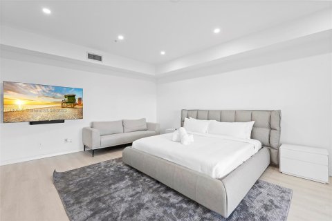 Condo in Miami Beach, Florida, 3 bedrooms  № 818558 - photo 7