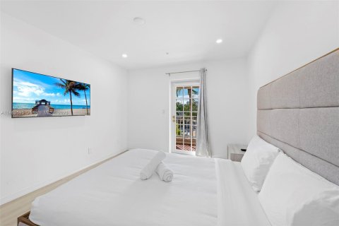 Condo in Miami Beach, Florida, 3 bedrooms  № 818558 - photo 22