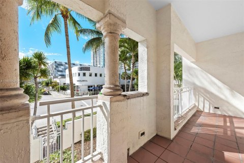 Condo in Miami Beach, Florida, 3 bedrooms  № 818558 - photo 4