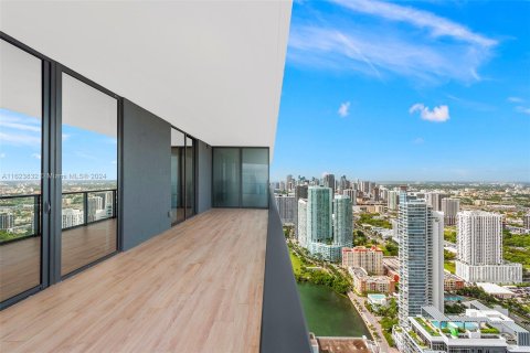 Condominio en venta en Miami, Florida, 4 dormitorios, 324.41 m2 № 1270621 - foto 8