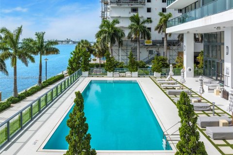 Condo in Miami, Florida, 4 bedrooms  № 1270621 - photo 15