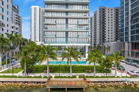 Condo in Miami, Florida, 4 bedrooms  № 1270621 - photo 21