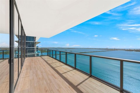 Condo in Miami, Florida, 4 bedrooms  № 1270621 - photo 6