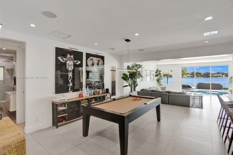 Villa ou maison à vendre à Miami, Floride: 7 chambres, 369.94 m2 № 1095404 - photo 23