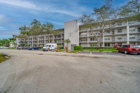 Condominio en venta en Pembroke Pines, Florida, 1 dormitorio, 75.34 m2 № 959498 - foto 13