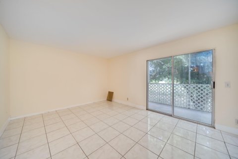 Condominio en venta en Pembroke Pines, Florida, 1 dormitorio, 75.34 m2 № 959498 - foto 29
