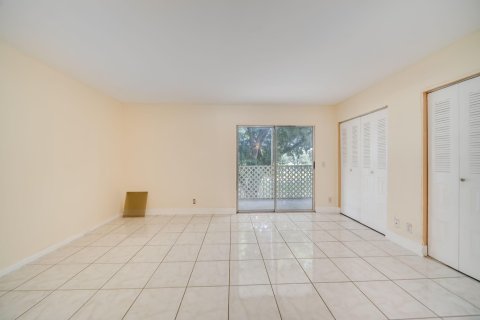 Condominio en venta en Pembroke Pines, Florida, 1 dormitorio, 75.34 m2 № 959498 - foto 30