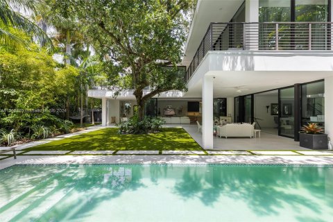 Casa en venta en Miami, Florida, 5 dormitorios, 434.41 m2 № 1348377 - foto 2