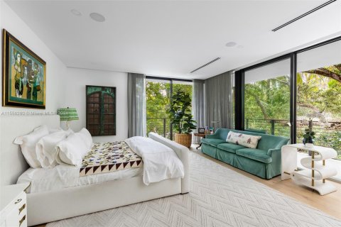 Casa en venta en Miami, Florida, 5 dormitorios, 434.41 m2 № 1348377 - foto 14