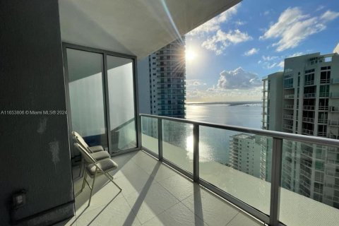 Condominio en alquiler en Miami, Florida, 2 dormitorios, 92.62 m2 № 1348414 - foto 16