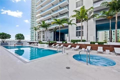 Condominio en alquiler en Miami, Florida, 2 dormitorios, 92.62 m2 № 1348414 - foto 14