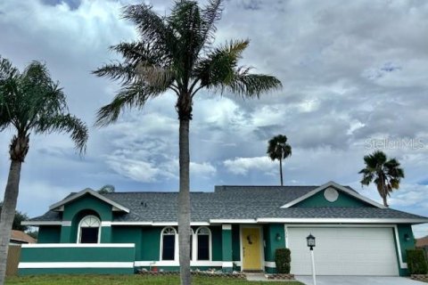 Villa ou maison à vendre à Kissimmee, Floride: 4 chambres, 189.43 m2 № 1299014 - photo 1