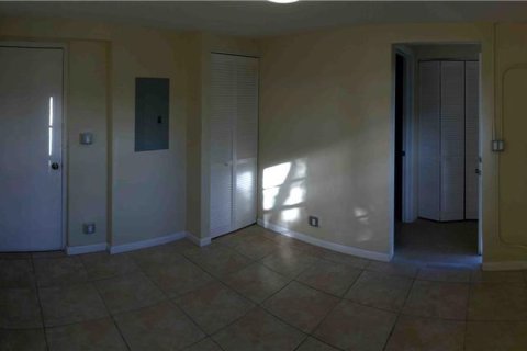 House in Fort Lauderdale, Florida 3 bedrooms, 75.62 sq.m. № 1182747 - photo 4