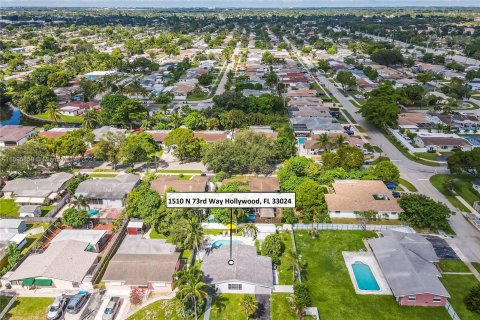 Villa ou maison à vendre à Hollywood, Floride: 3 chambres, 112.41 m2 № 1209789 - photo 2