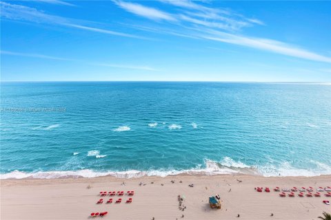 Condo in Sunny Isles Beach, Florida, 4 bedrooms  № 750110 - photo 27