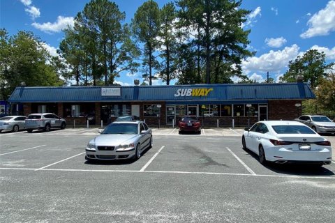 Commercial property in Gainesville, Florida 487.74 sq.m. № 220046 - photo 1