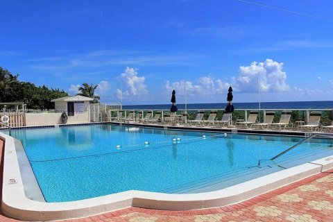 Condo in Deerfield Beach, Florida, 1 bedroom  № 1415758 - photo 10