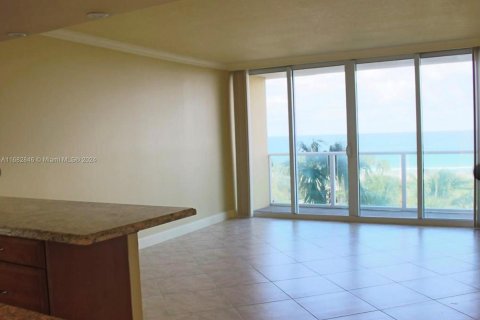 Condo in Deerfield Beach, Florida, 1 bedroom  № 1415758 - photo 5